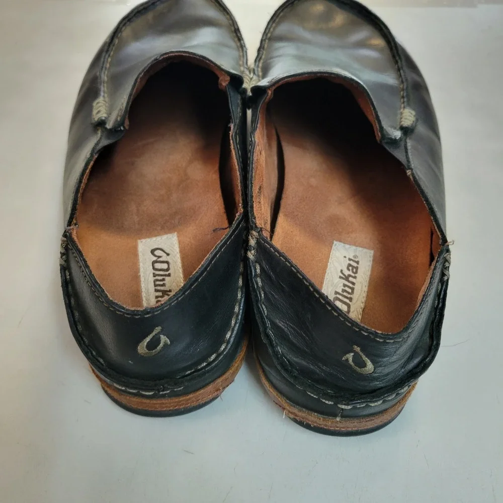 OluKai Moloa Mens Black Leather Slip On Loafers Drop In Heel 10128-4033 Size 9.5